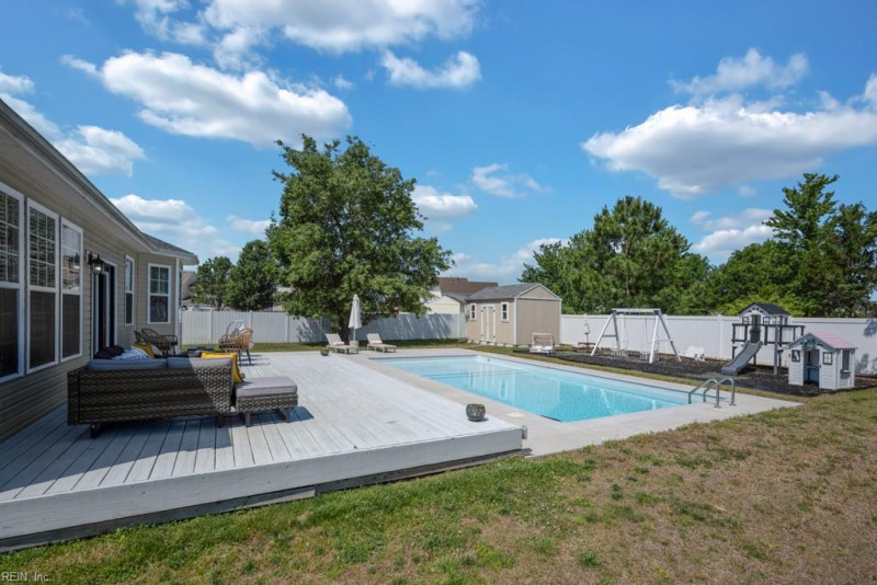 Photo 4 of 50 residential for sale in Chesapeake virginia