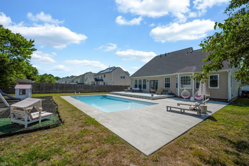 Photo 5 of 50 residential for sale in Chesapeake virginia