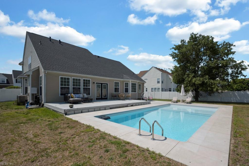 Photo 6 of 50 residential for sale in Chesapeake virginia