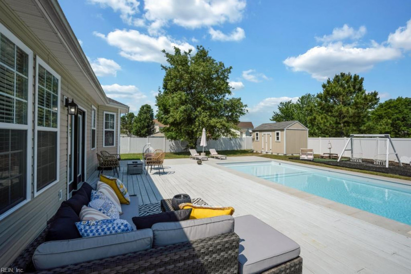 Photo 8 of 50 residential for sale in Chesapeake virginia