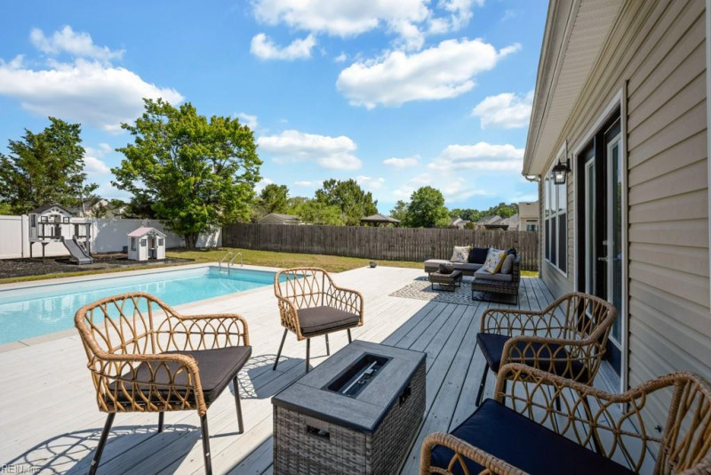 Photo 9 of 50 residential for sale in Chesapeake virginia