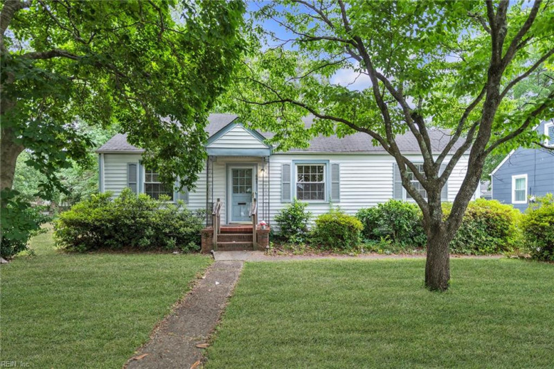 Photo 1 of 40 residential for sale in Portsmouth virginia