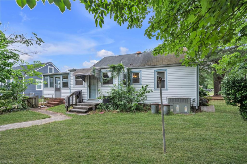 Photo 34 of 40 residential for sale in Portsmouth virginia