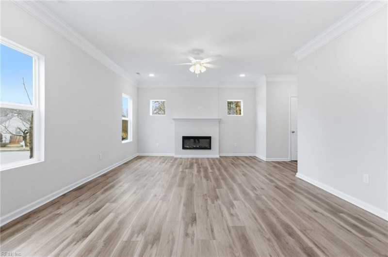 Photo 10 of 31 residential for sale in Hampton virginia