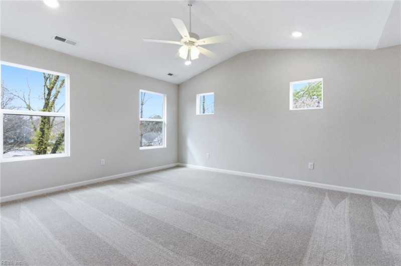 Photo 14 of 31 residential for sale in Hampton virginia