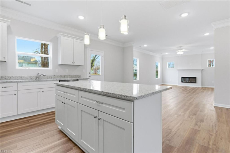 Photo 4 of 31 residential for sale in Hampton virginia