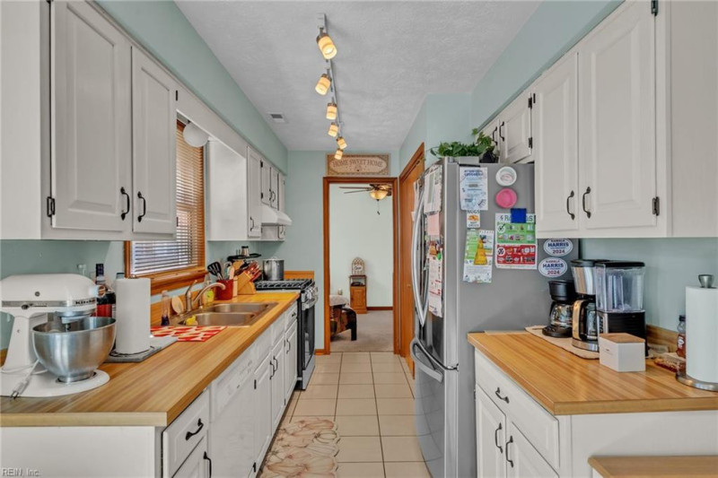 Photo 12 of 19 residential for sale in Hampton virginia