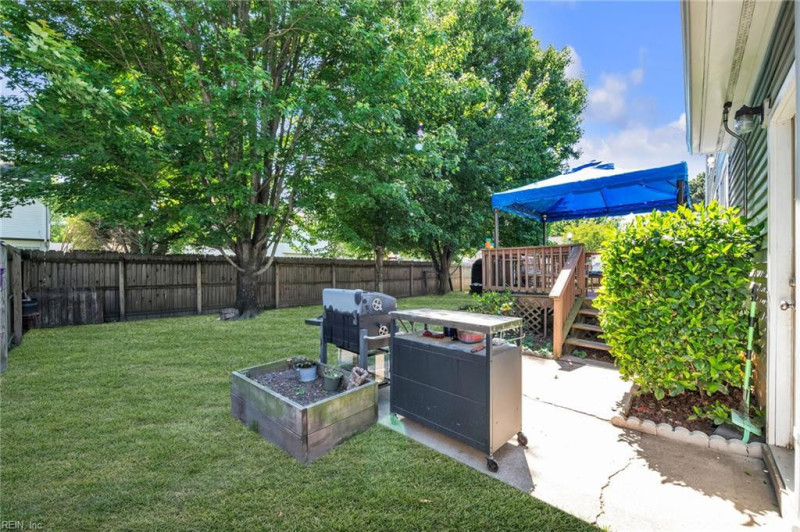 Photo 3 of 19 residential for sale in Hampton virginia