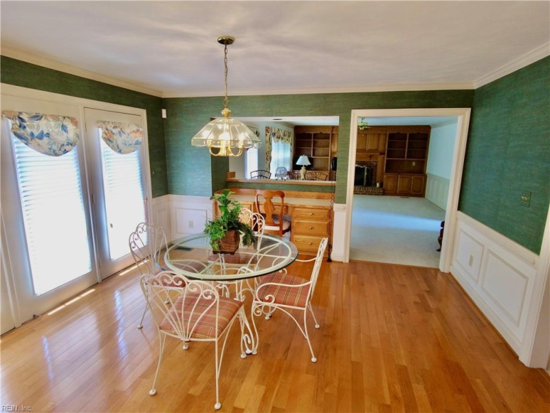 Photo 10 of 50 residential for sale in Chesapeake virginia