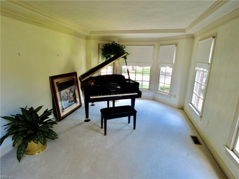 Photo 15 of 50 residential for sale in Chesapeake virginia