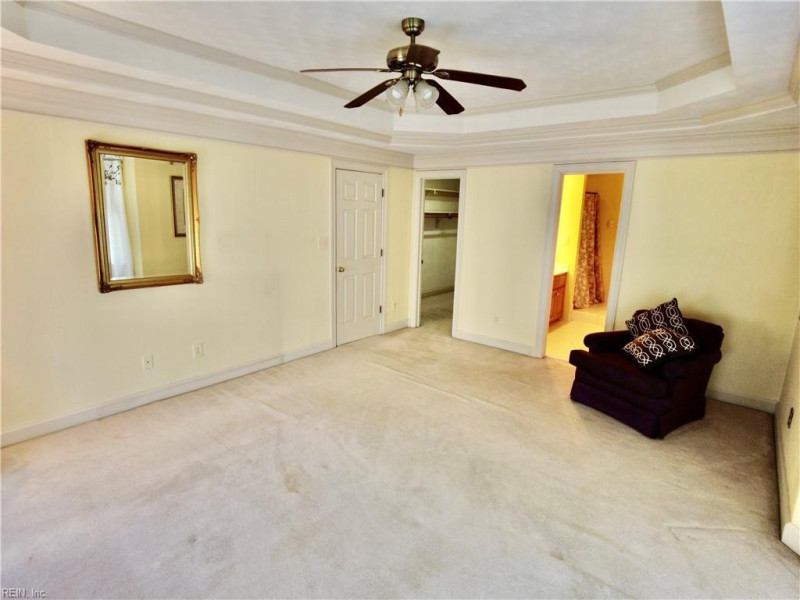 Photo 18 of 50 residential for sale in Chesapeake virginia