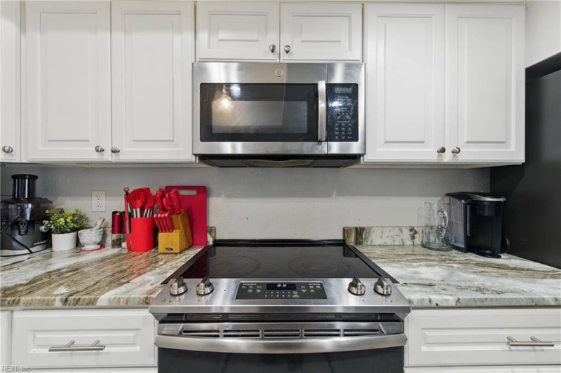 Photo 11 of 30 residential for sale in Virginia Beach virginia