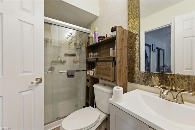 Photo 14 of 30 residential for sale in Virginia Beach virginia