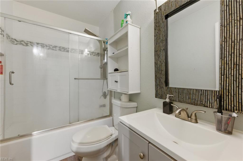 Photo 18 of 30 residential for sale in Virginia Beach virginia