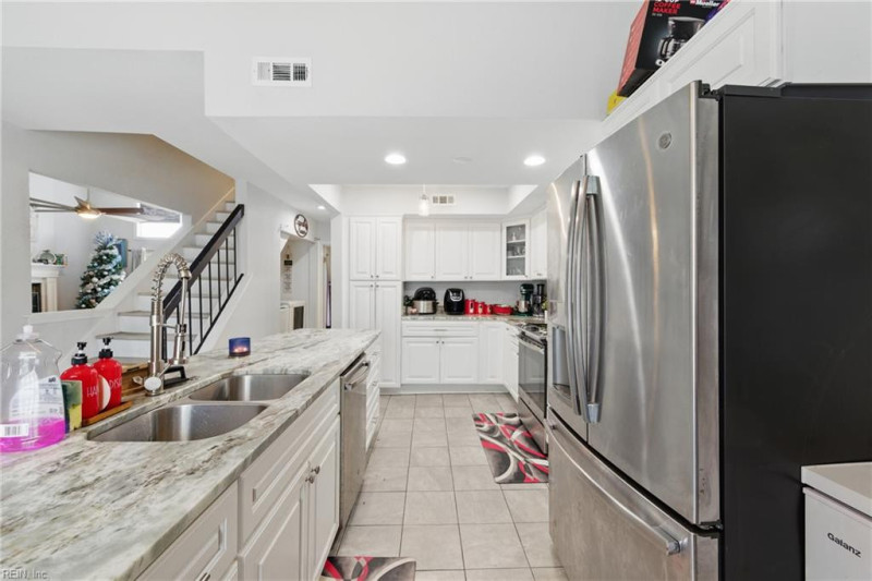 Photo 8 of 30 residential for sale in Virginia Beach virginia