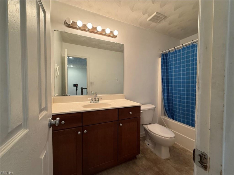Photo 12 of 17 residential for sale in Virginia Beach virginia