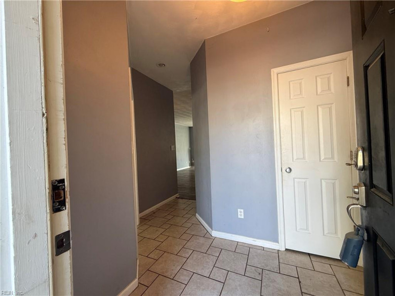 Photo 15 of 17 residential for sale in Virginia Beach virginia