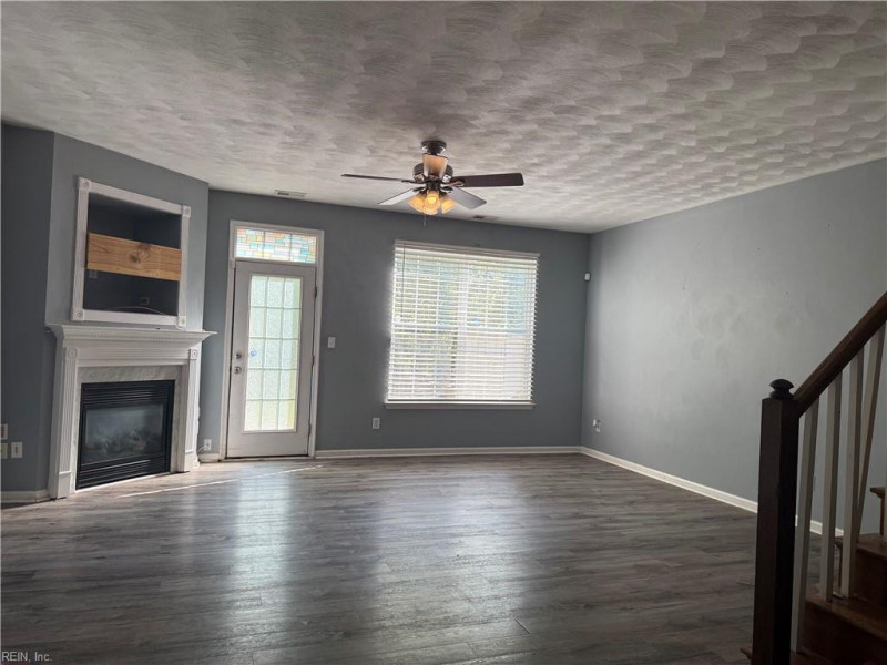 Photo 2 of 17 residential for sale in Virginia Beach virginia