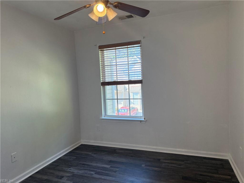 Photo 4 of 17 residential for sale in Virginia Beach virginia