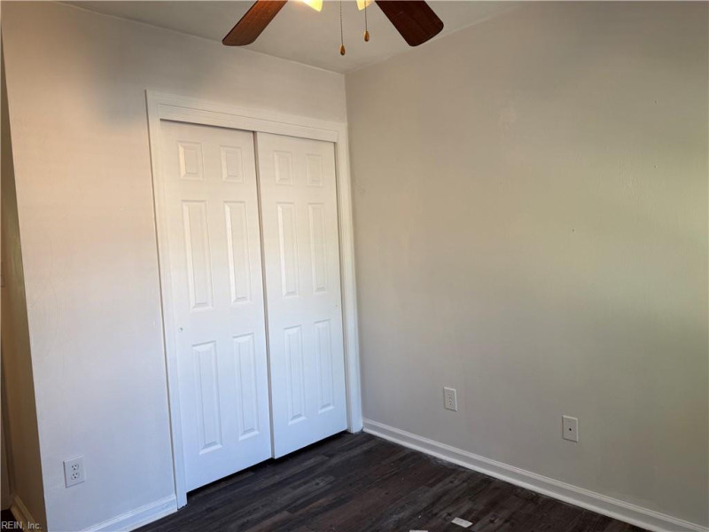 Photo 5 of 17 residential for sale in Virginia Beach virginia
