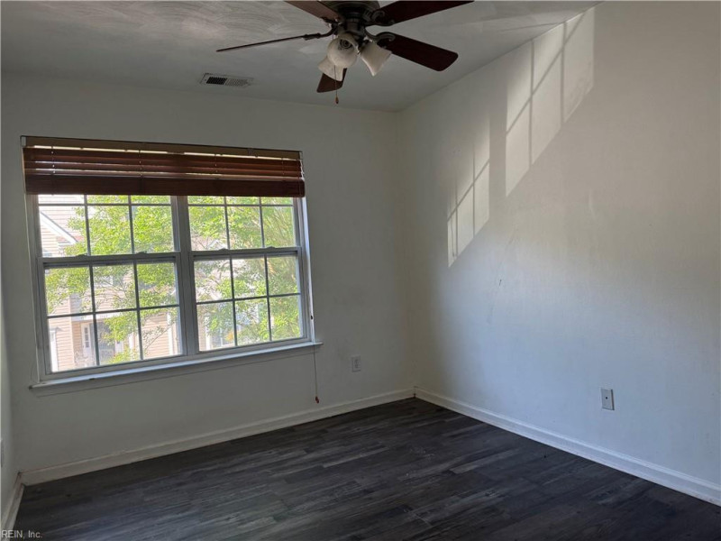 Photo 6 of 17 residential for sale in Virginia Beach virginia