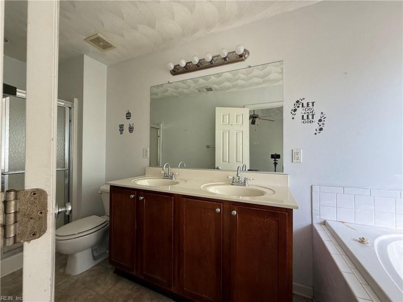 Photo 8 of 17 residential for sale in Virginia Beach virginia