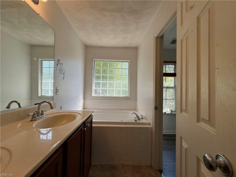 Photo 9 of 17 residential for sale in Virginia Beach virginia