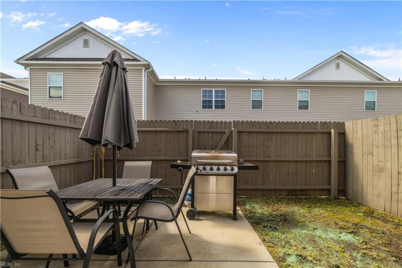 Photo 10 of 39 residential for sale in Chesapeake virginia