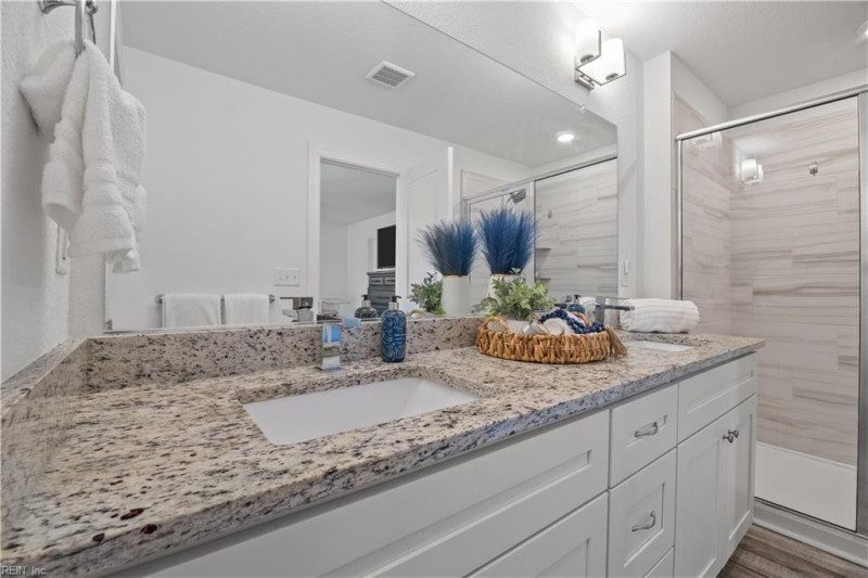 Photo 18 of 39 residential for sale in Chesapeake virginia