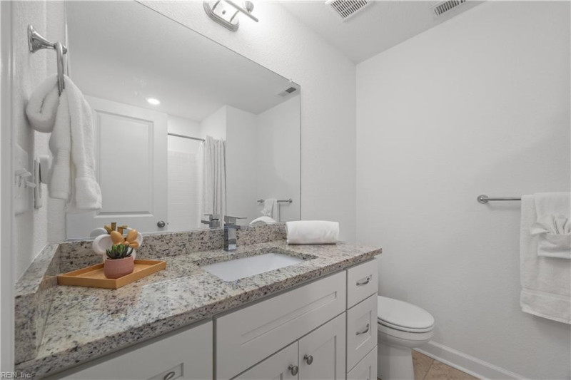 Photo 25 of 39 residential for sale in Chesapeake virginia