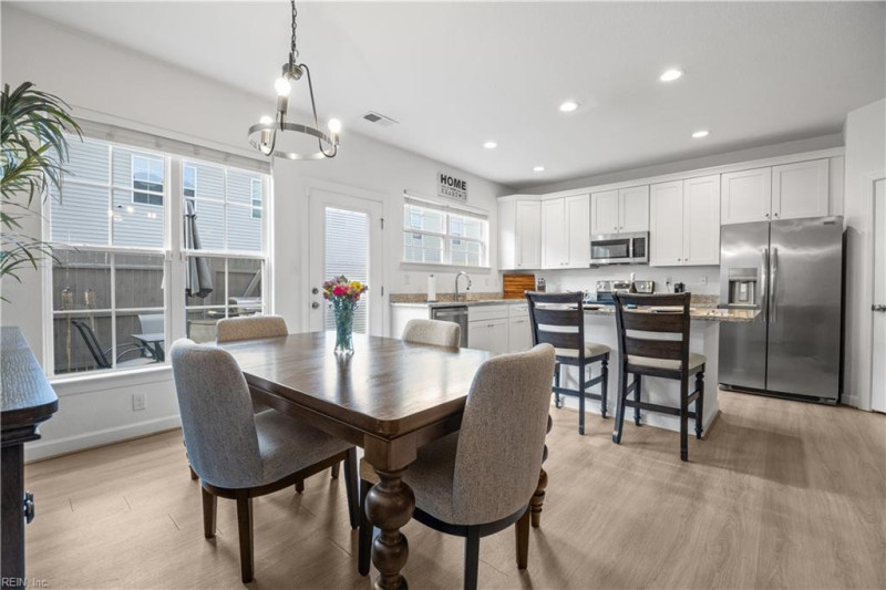 Photo 9 of 39 residential for sale in Chesapeake virginia