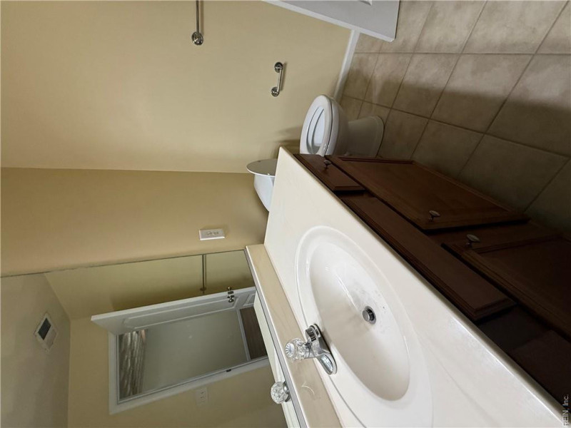 Photo 14 of 19 residential for sale in Virginia Beach virginia