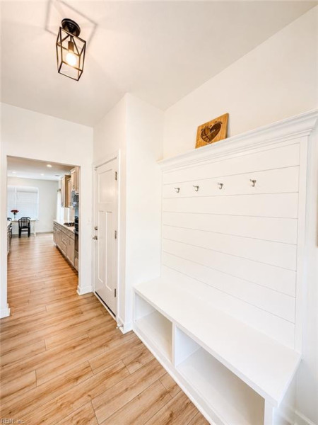 Photo 16 of 47 residential for sale in Chesapeake virginia