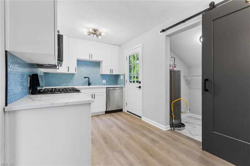 Photo 10 of 37 residential for sale in Norfolk virginia