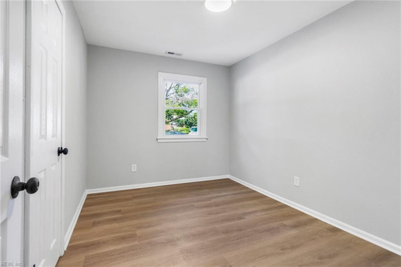Photo 17 of 37 residential for sale in Norfolk virginia