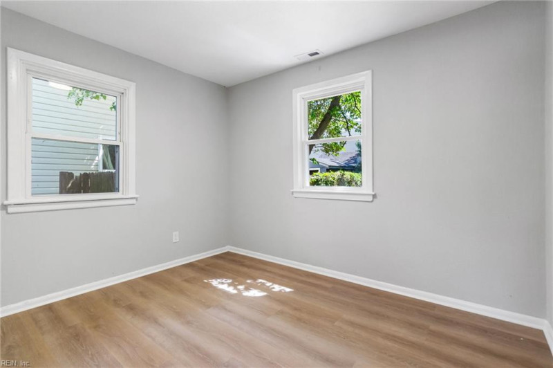 Photo 21 of 37 residential for sale in Norfolk virginia