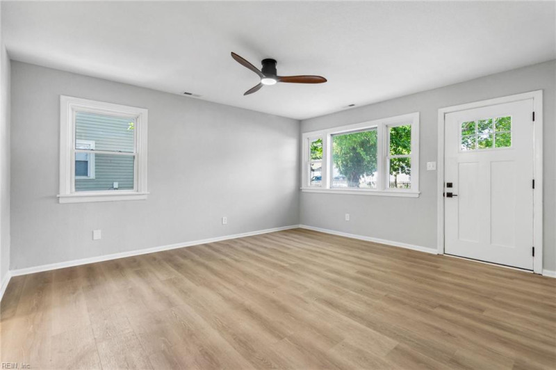 Photo 8 of 37 residential for sale in Norfolk virginia