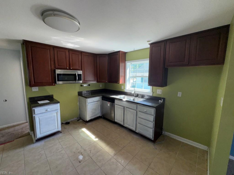 Photo 8 of 14 residential for sale in Chesapeake virginia Photo 8 of 14 residential for sale in Chesapeake virginia