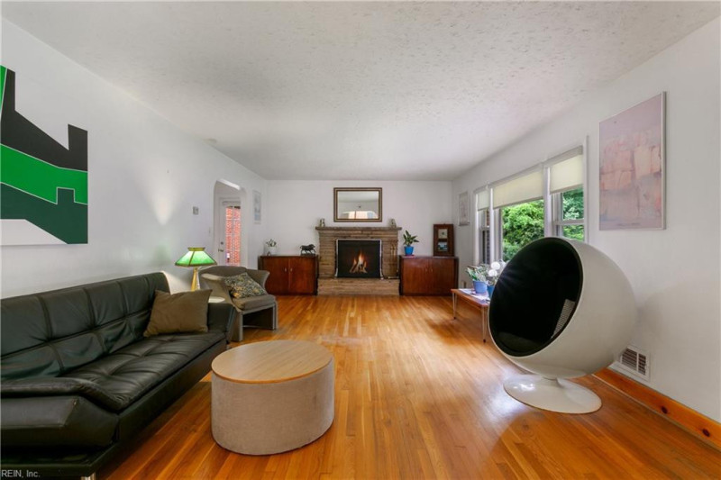 Photo 11 of 50 residential for sale in Newport News virginia