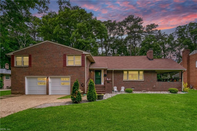 Photo 4 of 50 residential for sale in Newport News virginia