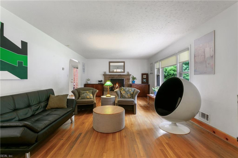 Photo 9 of 50 residential for sale in Newport News virginia