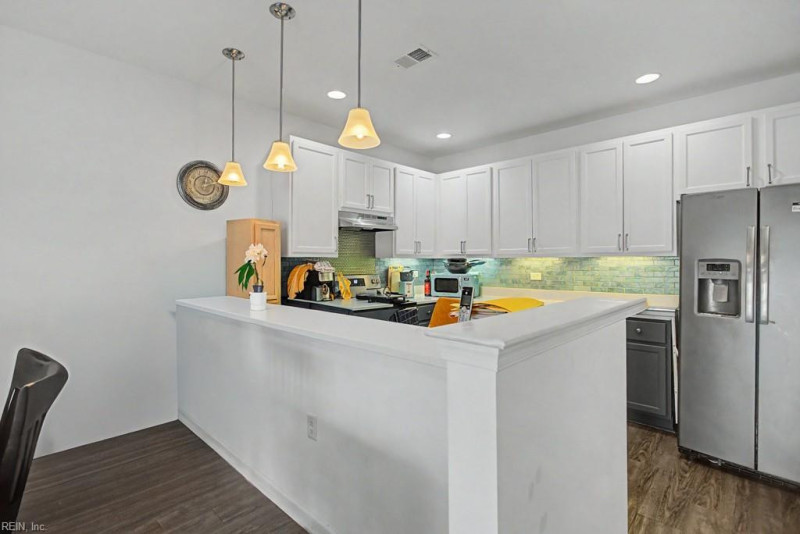 Photo 15 of 31 residential for sale in Virginia Beach virginia