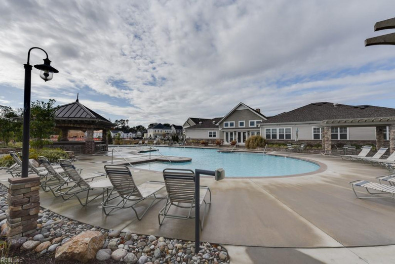 Photo 8 of 31 residential for sale in Virginia Beach virginia