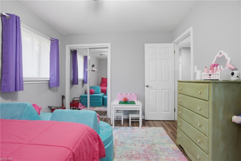 Photo 18 of 41 residential for sale in Chesapeake virginia