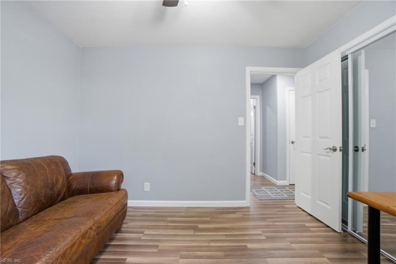Photo 20 of 41 residential for sale in Chesapeake virginia