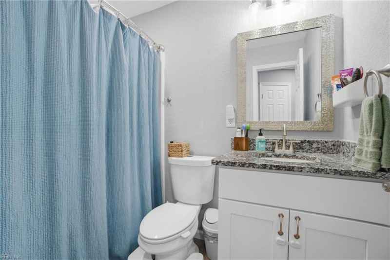 Photo 25 of 41 residential for sale in Chesapeake virginia