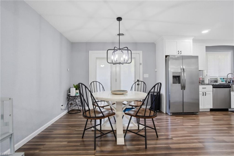 Photo 9 of 41 residential for sale in Chesapeake virginia