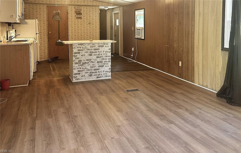 Photo 3 of 36 residential for sale in James City County virginia