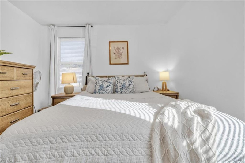 Photo 11 of 30 residential for sale in Portsmouth virginia
