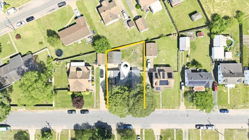 Photo 3 of 30 residential for sale in Portsmouth virginia